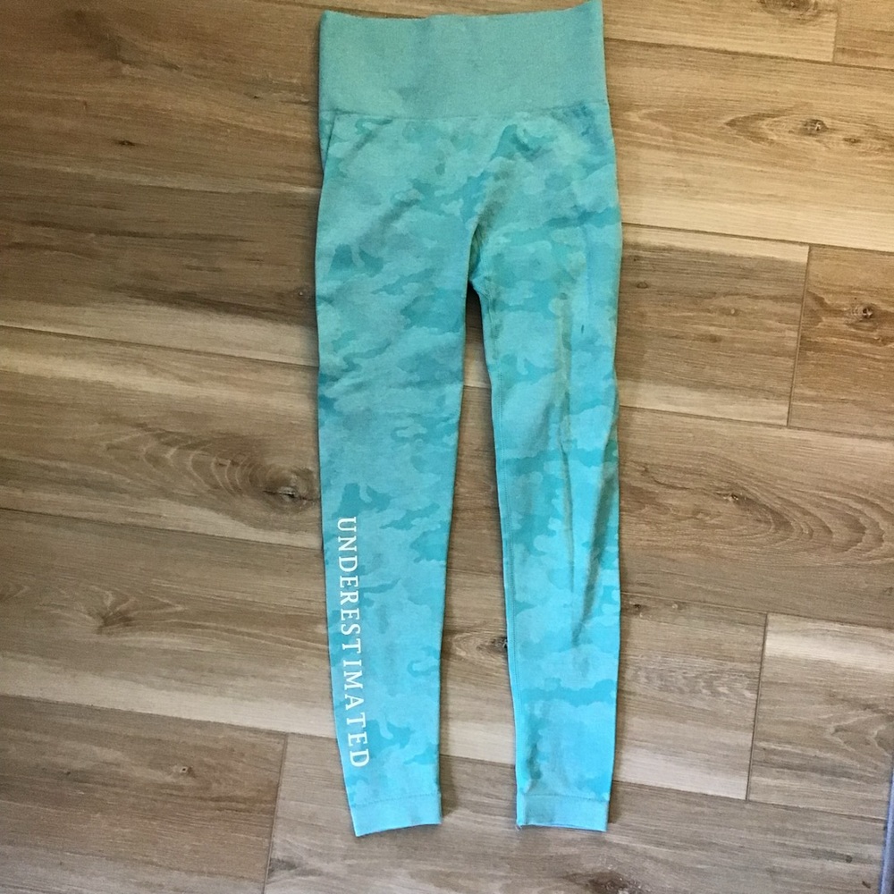 Underestimated Turquoise Camo Leggings XS